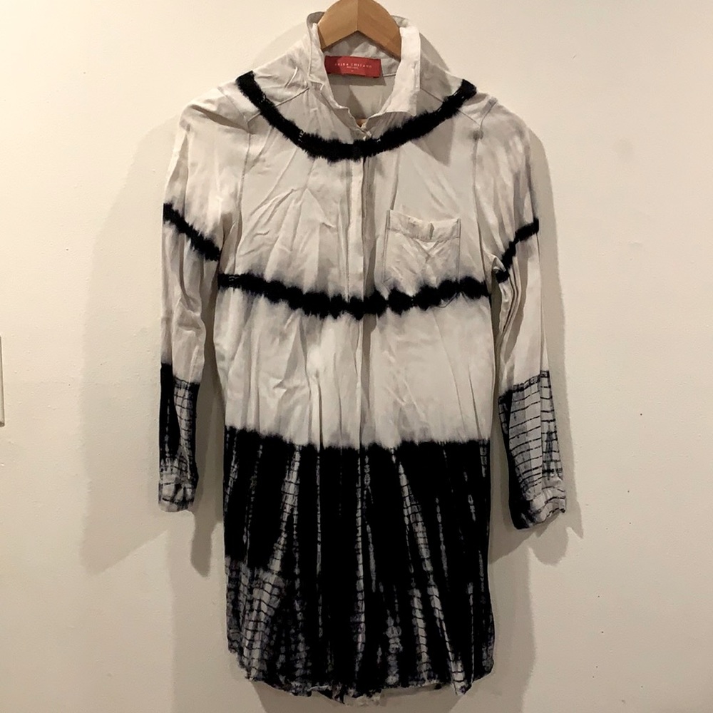 AKIRA Chicago Woman’s tunic